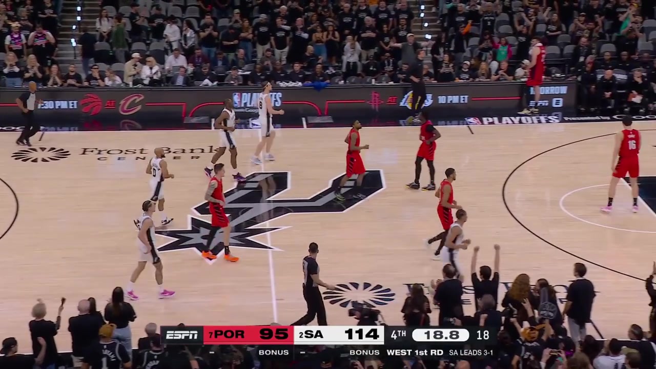 The final moments of game 5The San Antonio Spurs eliminated the Portland Trail Blazers in 5 games