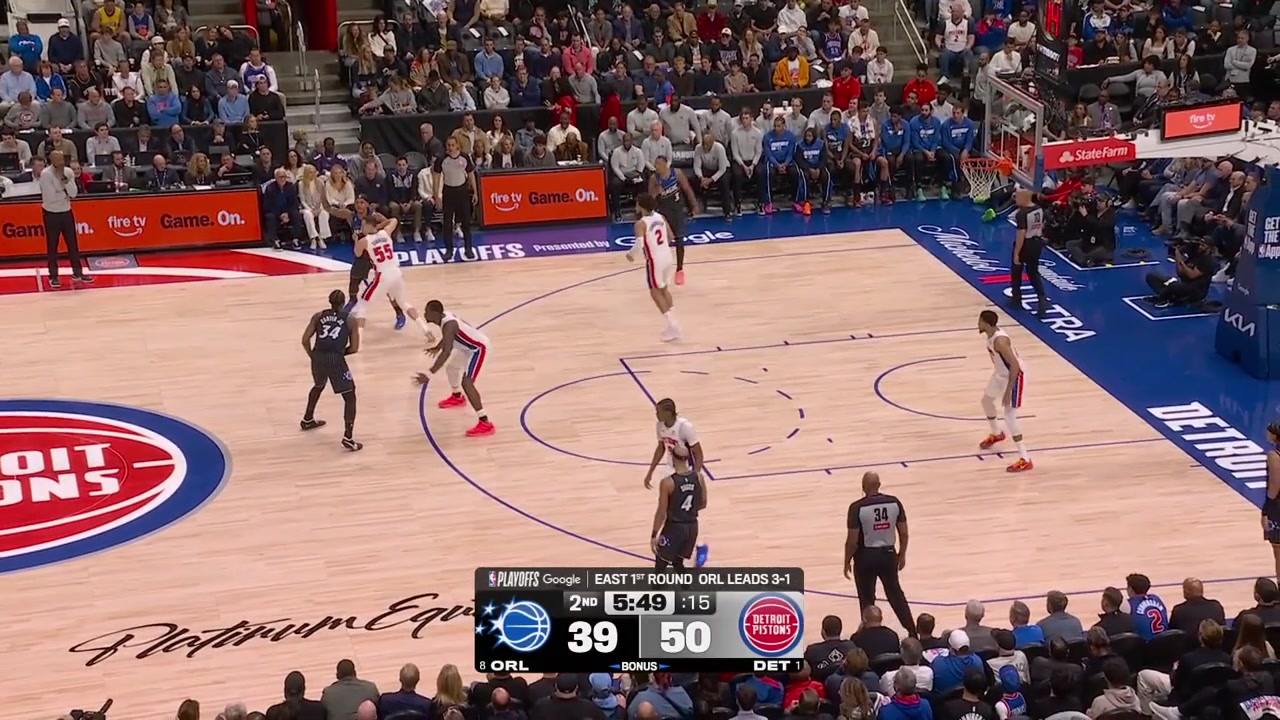 Paolo Banchero scores the And-1 jumper to give him 20 points Desmond Bane hustles for the loose ball calls a timeout and tries to get up the floor while Ausar Thompson is over him with a replay