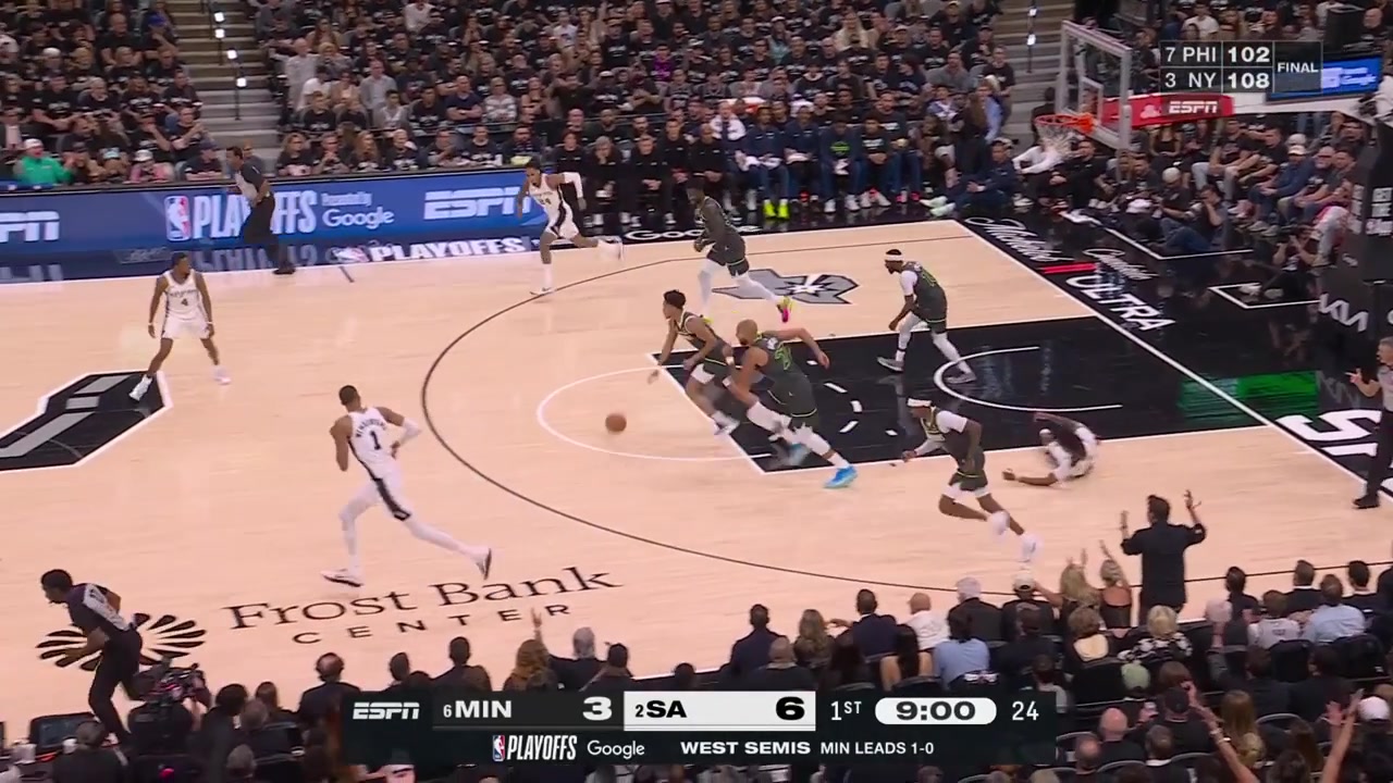 Terrence Shannon Jr with the assist and back to back buckets
