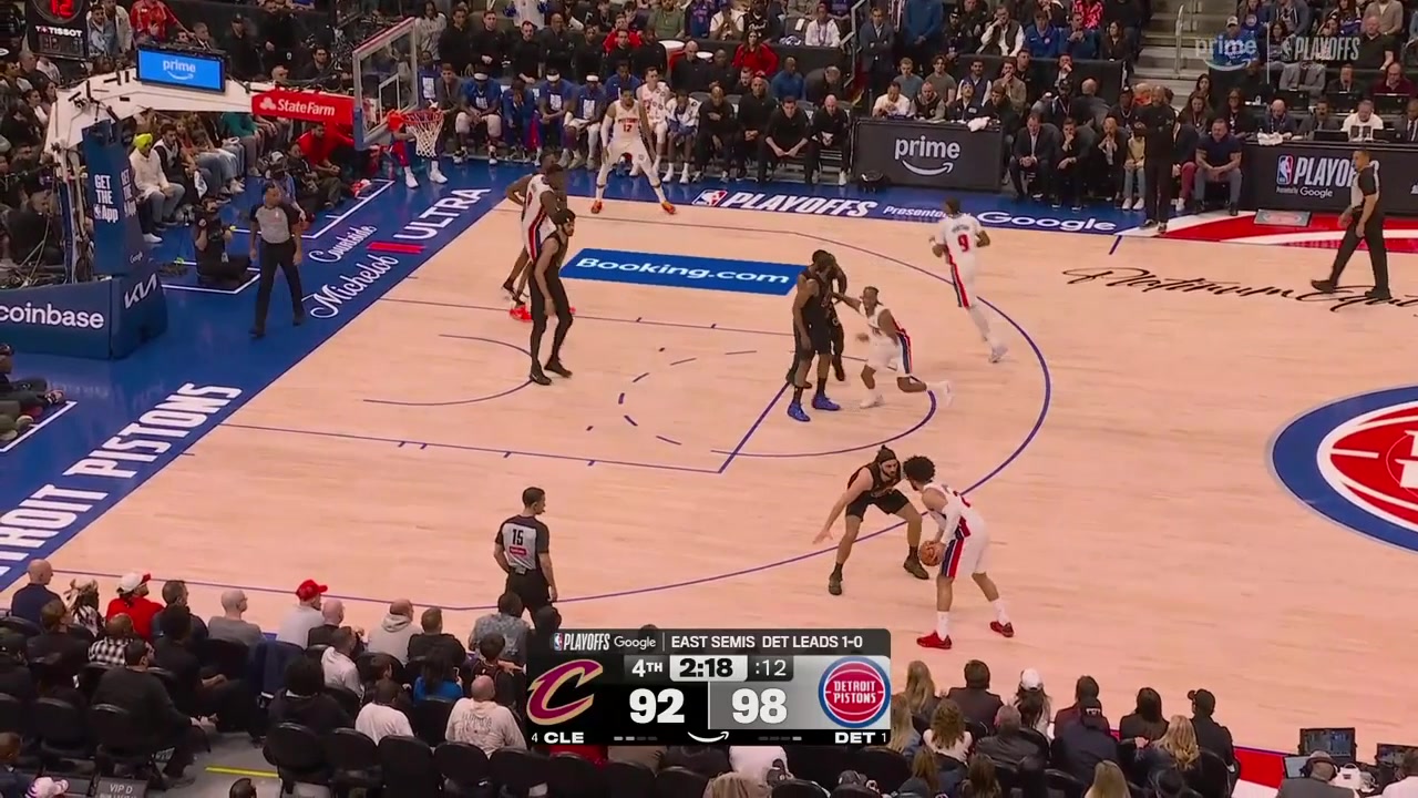 Cade steps back for a 3 and a late 9-pt lead