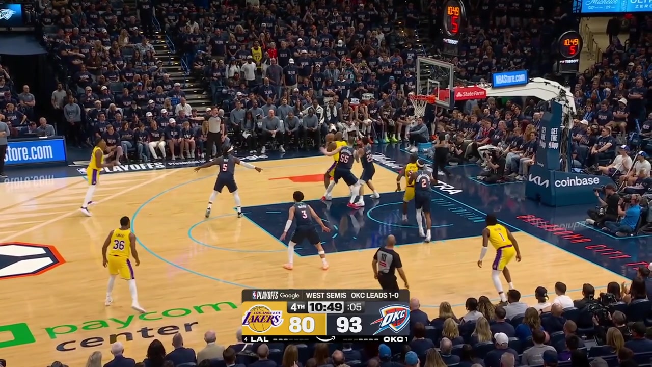 Rui Hachimura misses the 3-point attempt gets the ball back and hits the pull jumper to give him 16 points