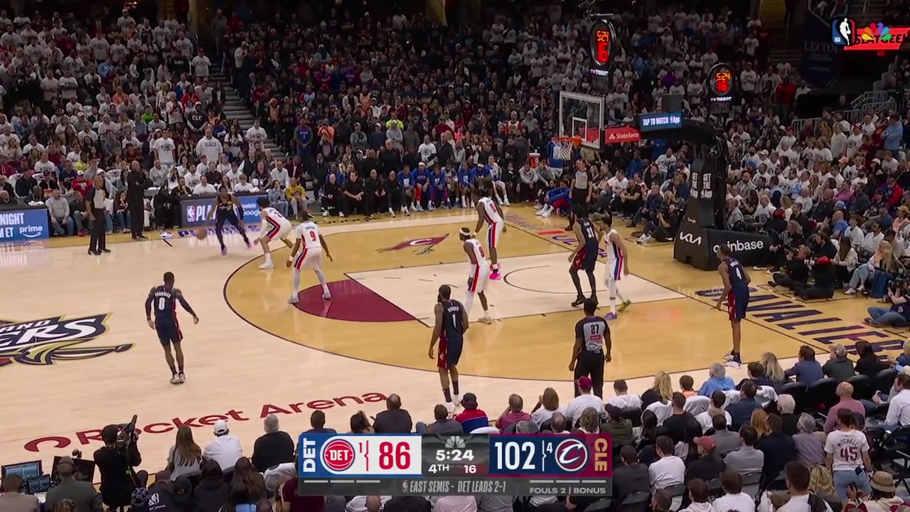 Donovan Mitchell hits the step back 3 in Cade Cunningham's face and then the floater to give him 40 pointsA career-high 36 points in the 2nd half for Mitchell - a playoffs career-high