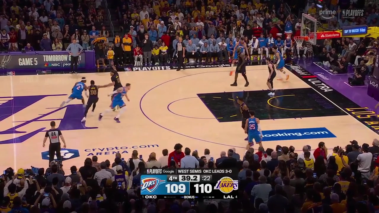 Chet Holmgren gets the ball under the basket and dunks it to retake the lead