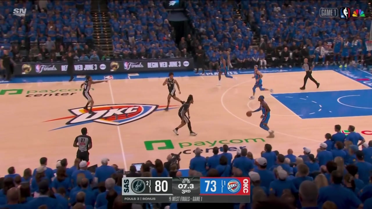 Lowlight Shai Gilgeous-Alexander swarmed by multiple Spurs defenders at end of 3rd forced to give it up to Alex Caruso SGA has 10 points on 3-of-11 shooting and is -18