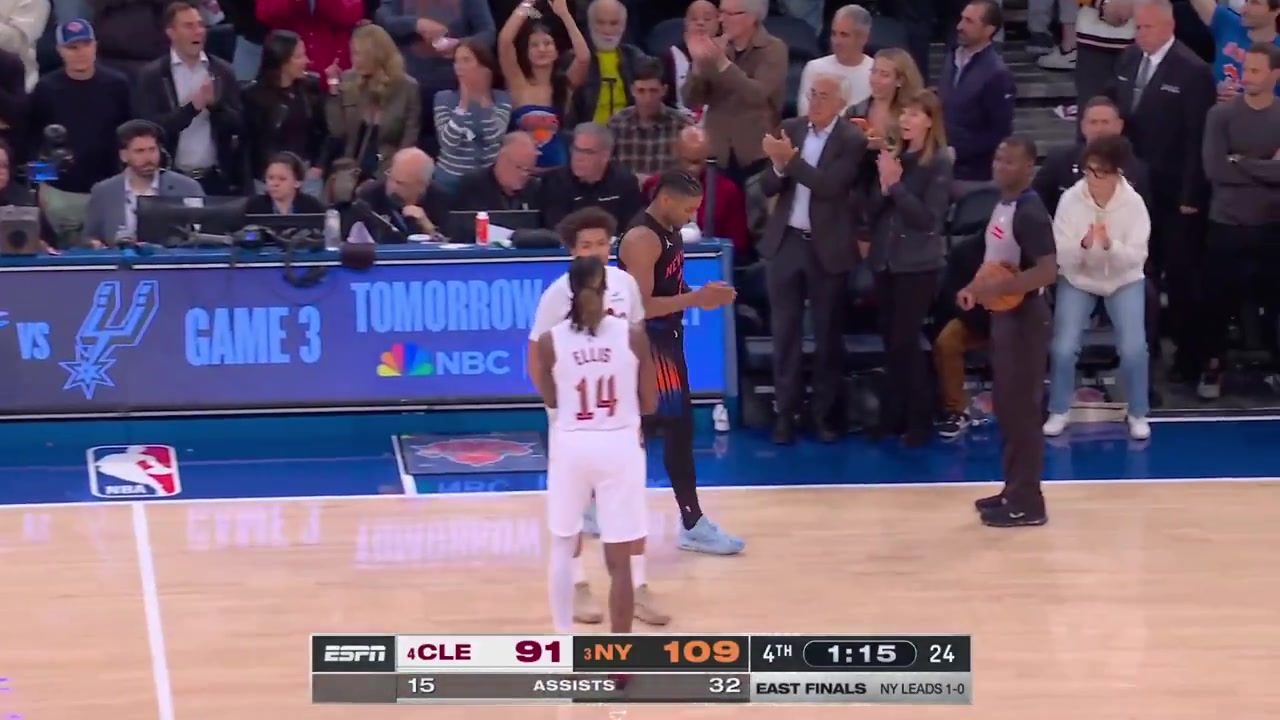 The final moments of Game 2 - New York Knicks vs Cleveland Cavaliers - Eastern Conference Finals - 2026 NBA PlayoffsJalen Brunson receives a standing ovation as he is subbed out the Knicks fans chant 'Knicks in 4' and the Knicks go up 2-0 in the series Franchise record 9 straight