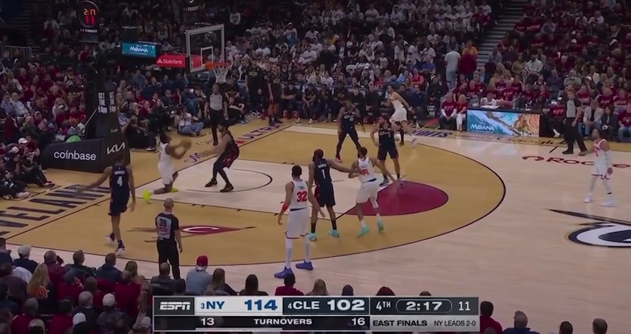 Mikal Bridges scores the hard fought bucket over Holmgren to send Thunder fans heading for the exit in Paycom Knicks lead 1-0