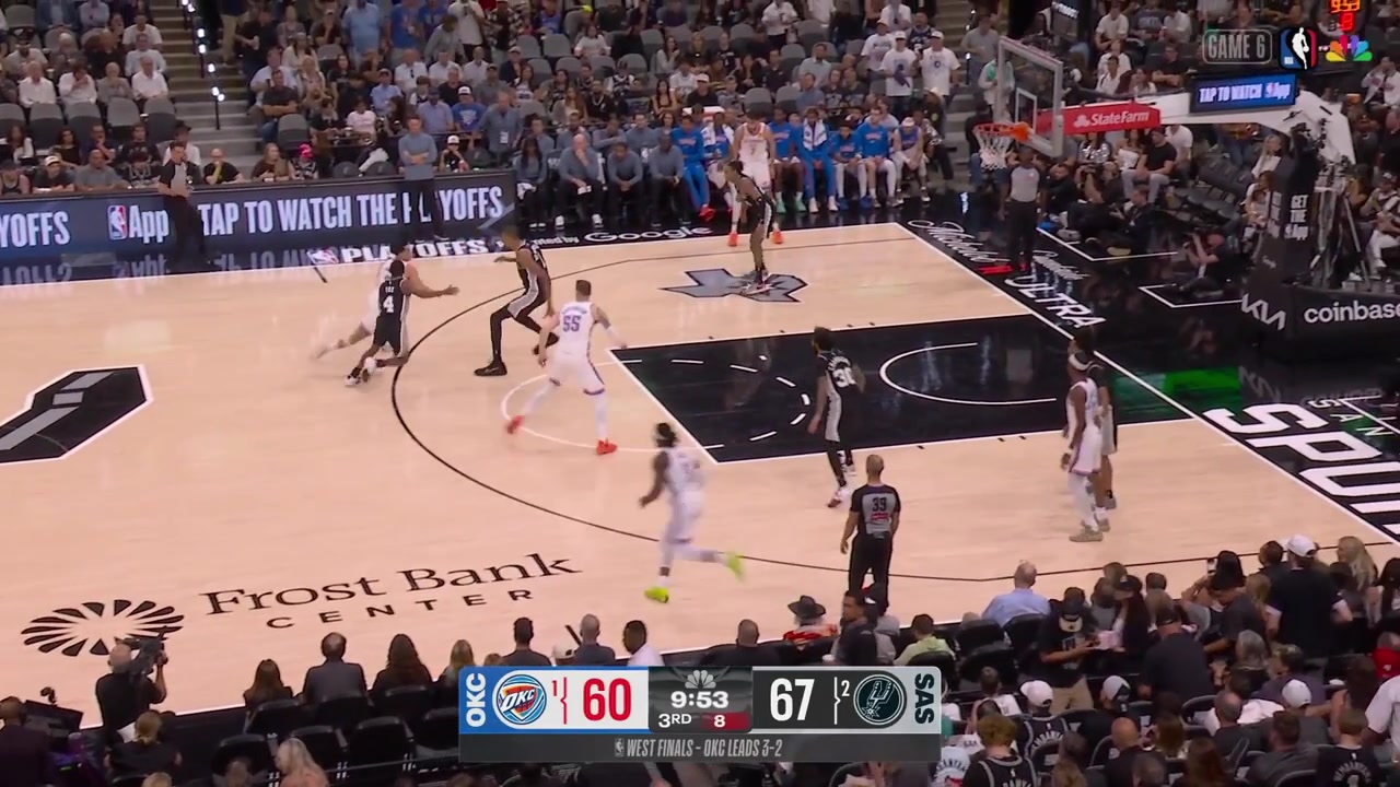 Victor Wembanyama with great defense the rebound and Stephon Castle finds Julian Champagnie for the corner 3 and the Thunder take an early timeout in the 3rd quarter