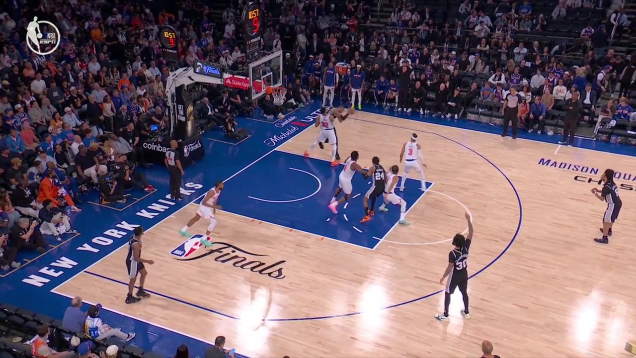 Lowlight Flagrant 1 called on Brunson for reckless closeout