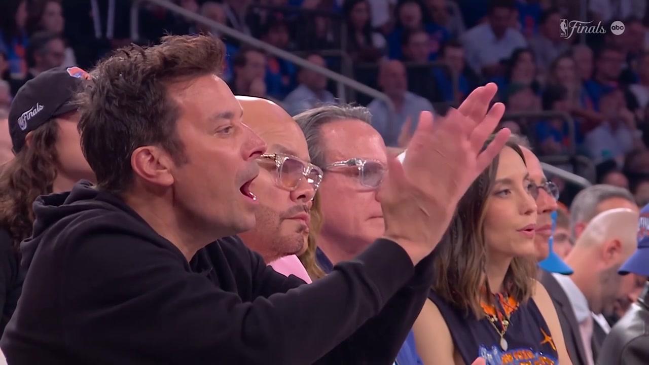 Celebrity fan reactions to the Knicks getting blown out at MSG