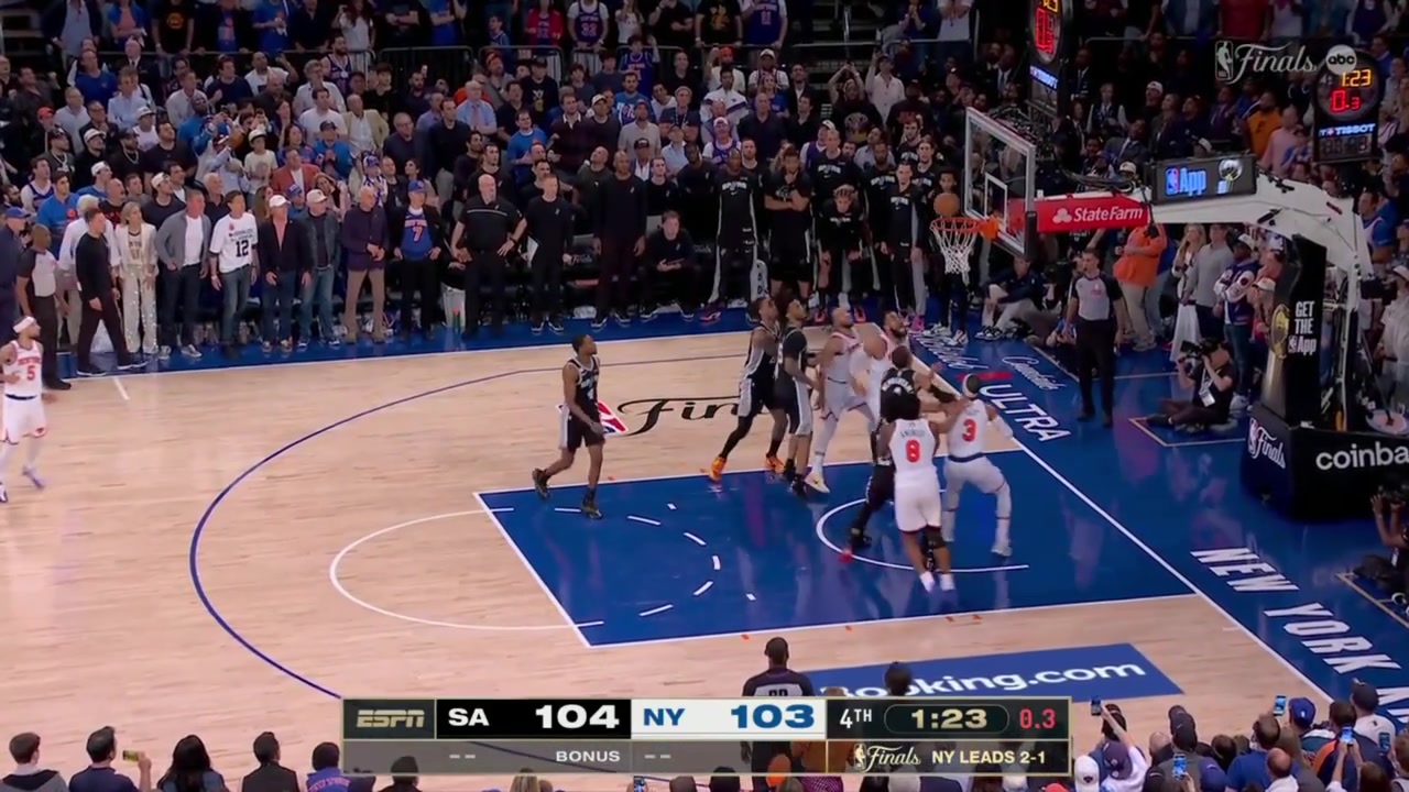 Jalen Brunson gives the Knicks the first lead of the night