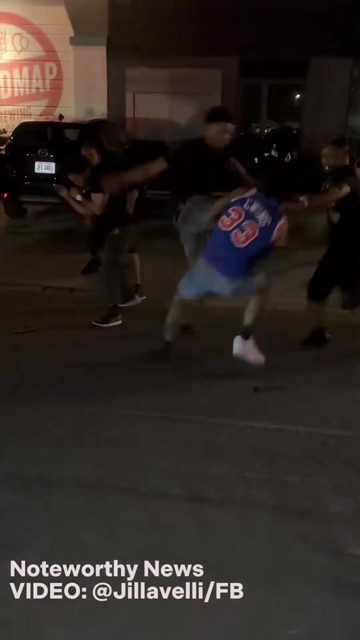 Spurs fans beat up a Knicks fan and rob him after game 5