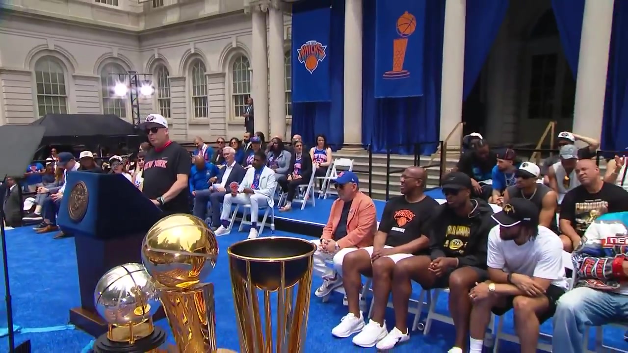 Leon Rose thanks Knicks fans in his speech at City Hall We did it for you