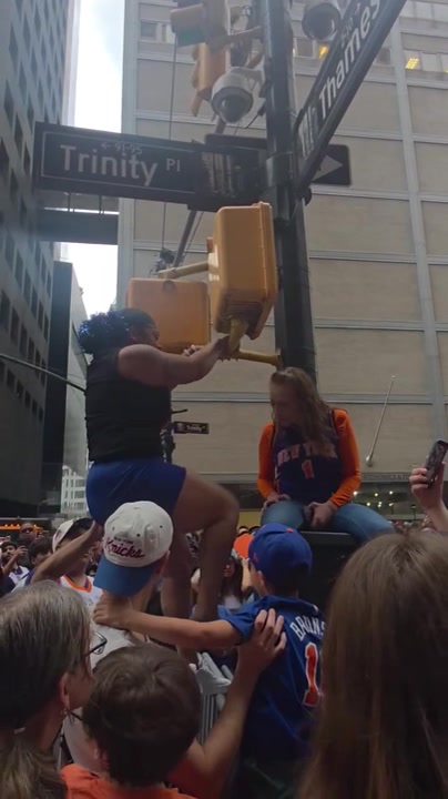 Live from the Knicks parade