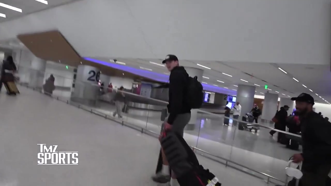 TMZ Walker Kesslers interview yesterday after landing in LAX before his scheduled meeting with the Lakers TMZ Luka and Austin aint bad Kessler Theyre great players as well TMZ Any message to LA fans Kessler Im here man