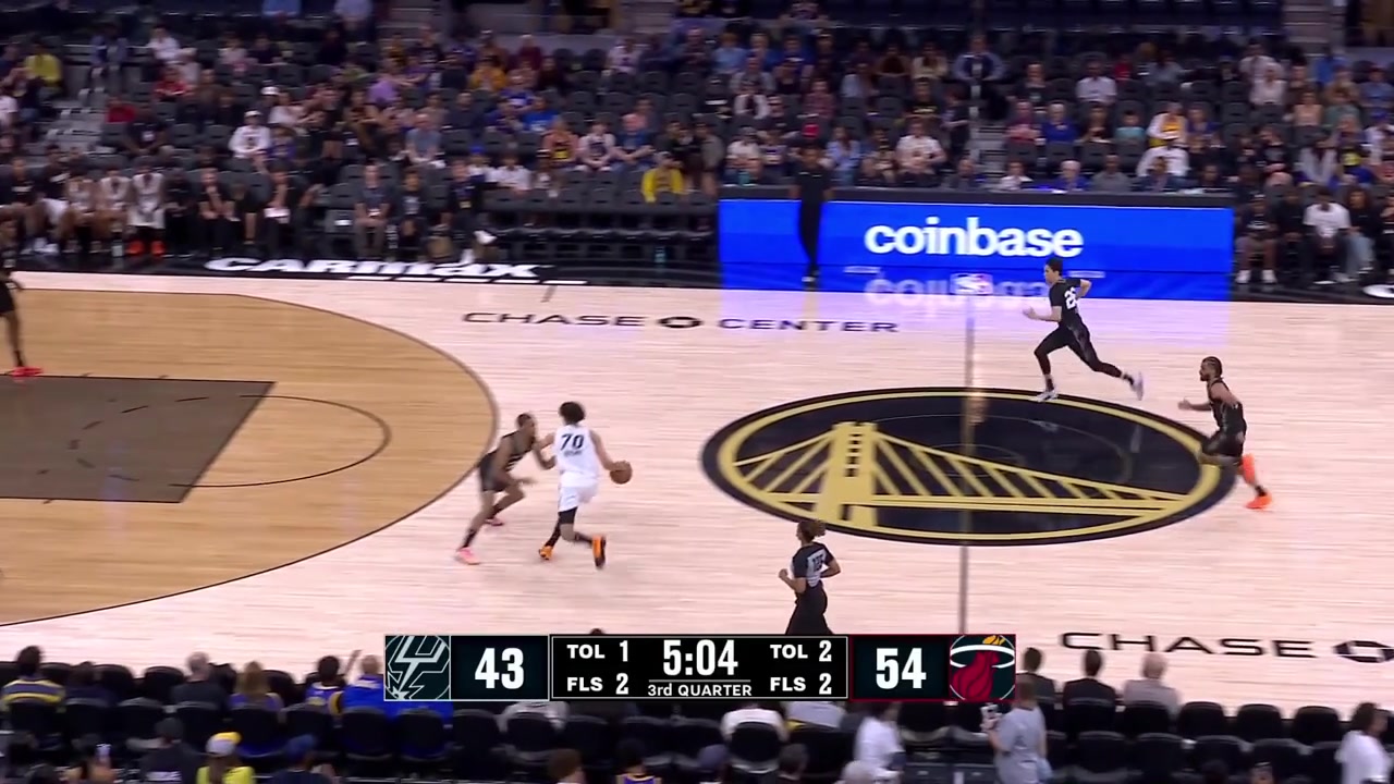 Hyunjung Lee scores the fastbreak layup off a pass by Emanuel Miller and then Lee finds Miller for a fastbreak layup of his own