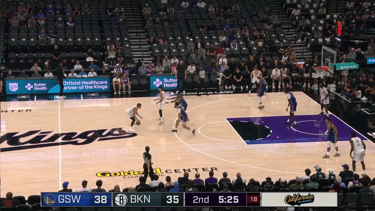 Christopher Brown Jr shows his sick handles as he goes through the Warriros' defense and finds Tyler Bilodeau for the corner 3 with replays