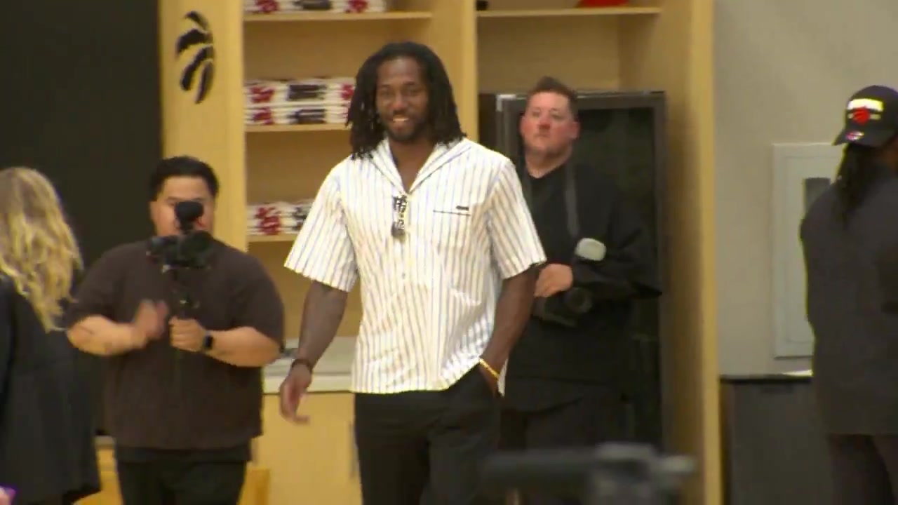 Kawhi attends Kyle Lowrys official retirement presser He officially back