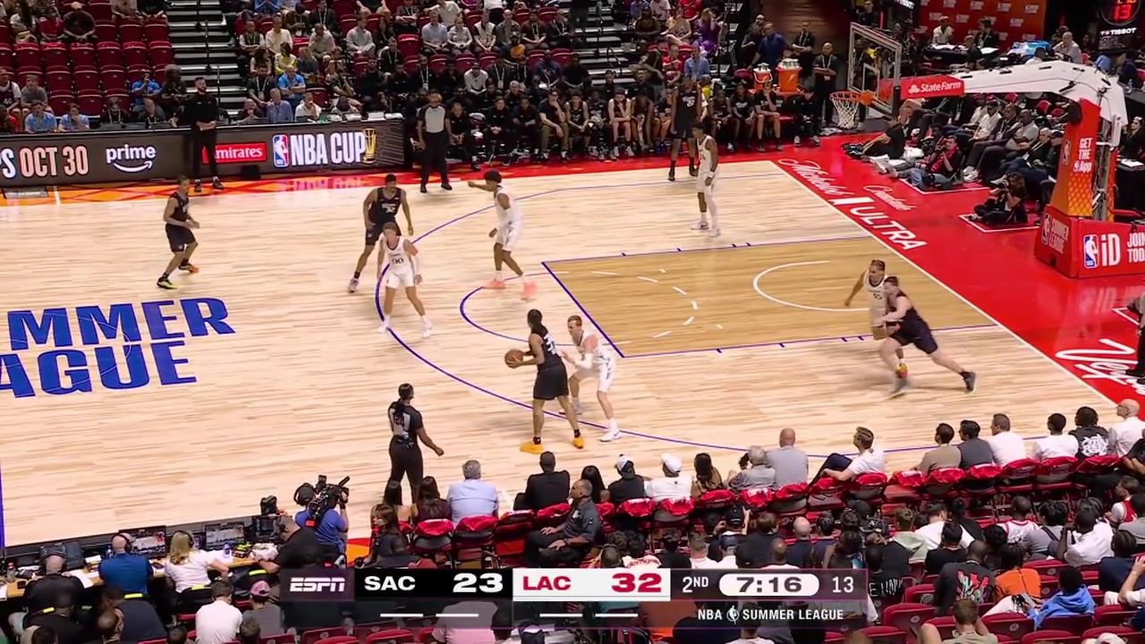 Darius Acuff Jr with the floater and the 3-pointer