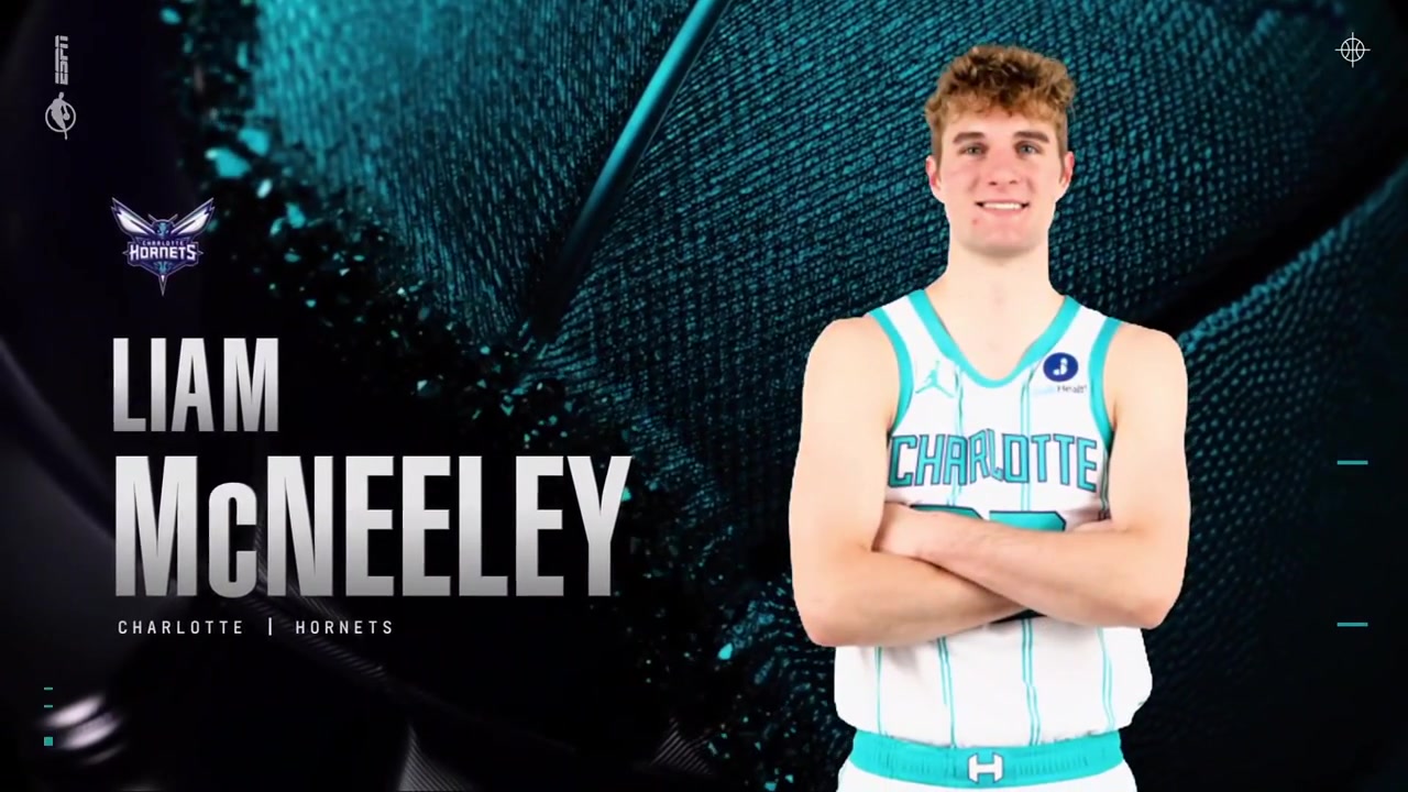 Replays of Liam McNeeley highlights from the 1st half vs the Pelicans - Summer League