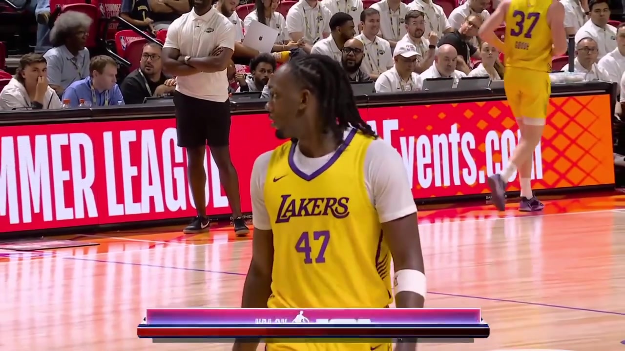 Loud 'We want Robbie Avila' chants in Las VegasFans with the famous Wilt Chamberlain photo holding a paper written '100' points on it except his head is replaced with Robbie and it says 'Got milk' instead of '100'