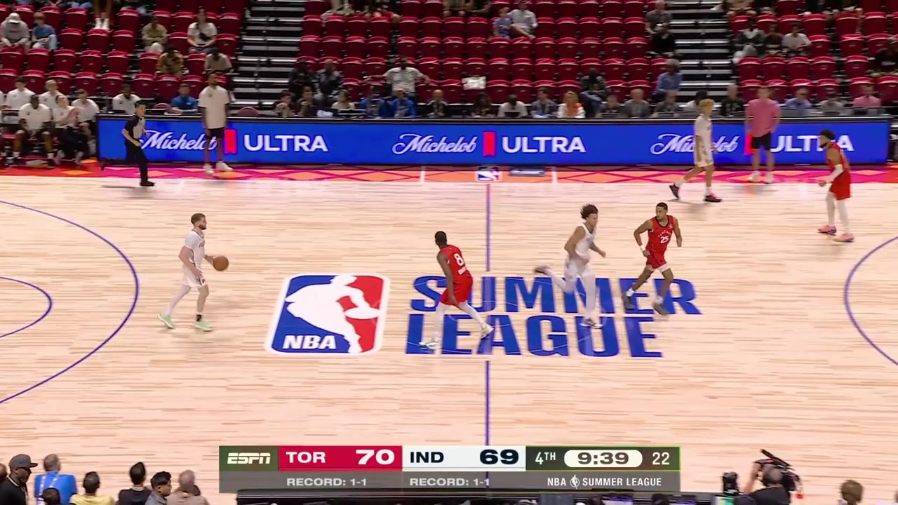 Taelon Peter with the reverse alley-oop dunk off a lob by Jalen Slawson