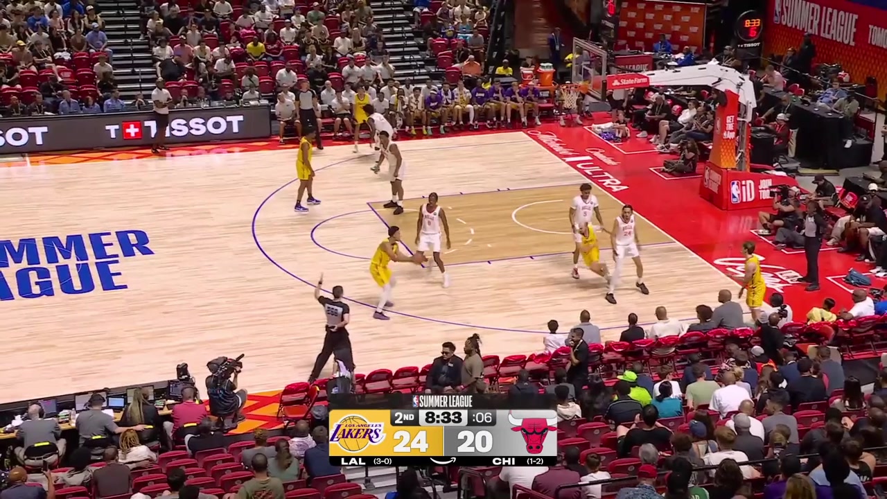 Cameron Carr hits the jumper and Caleb Wilson dunks over Carr's chasedown block attemptJon Elmore hits a 3-pointer and Wilson answers with a pullup 3 over the defender with replays