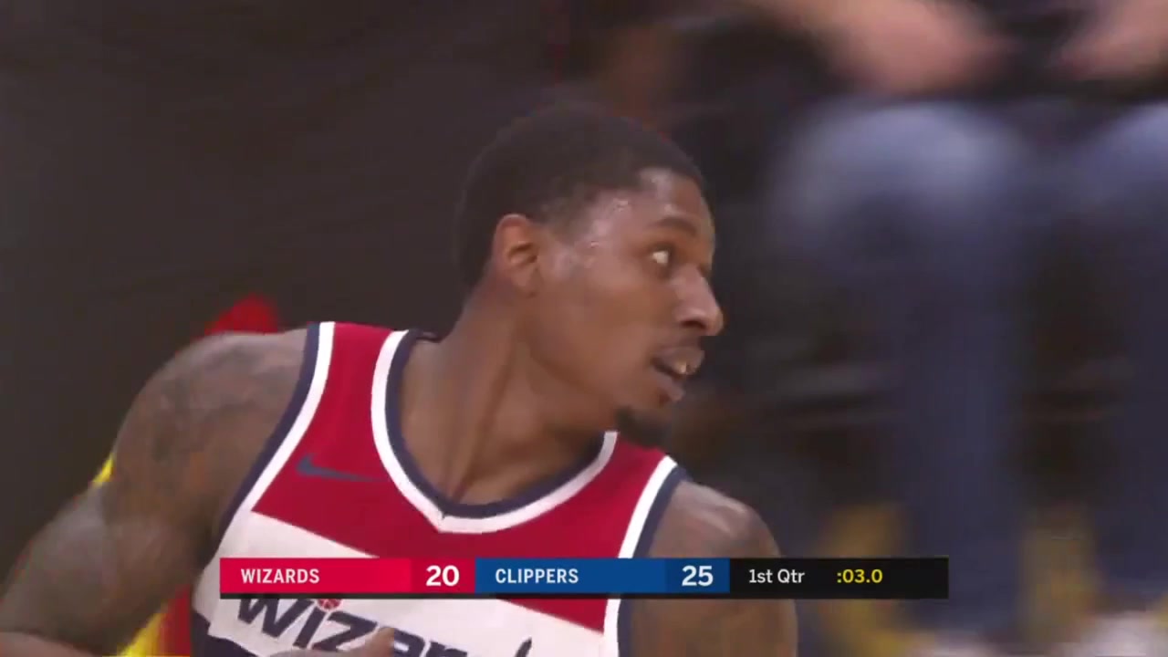 The rookie Shai Gilgeous-Alexnader hits a halfcourt buzzer beater over Bradley Beal to end the 1st quarter in his sixth game in the NBA with replays Clippers commentary 10282018