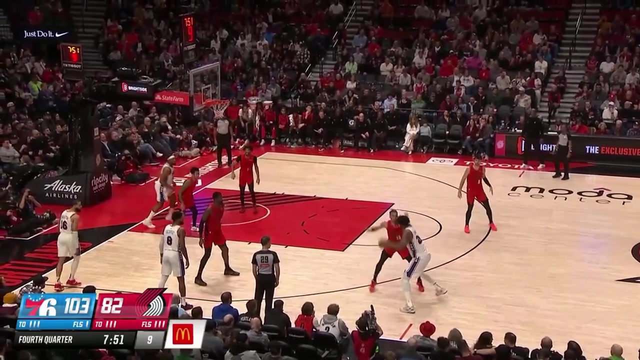 Embiid sheds Camara with a jab step Simons drops Martin with a double cross then gets blocked by Yabusele all in 30 of action