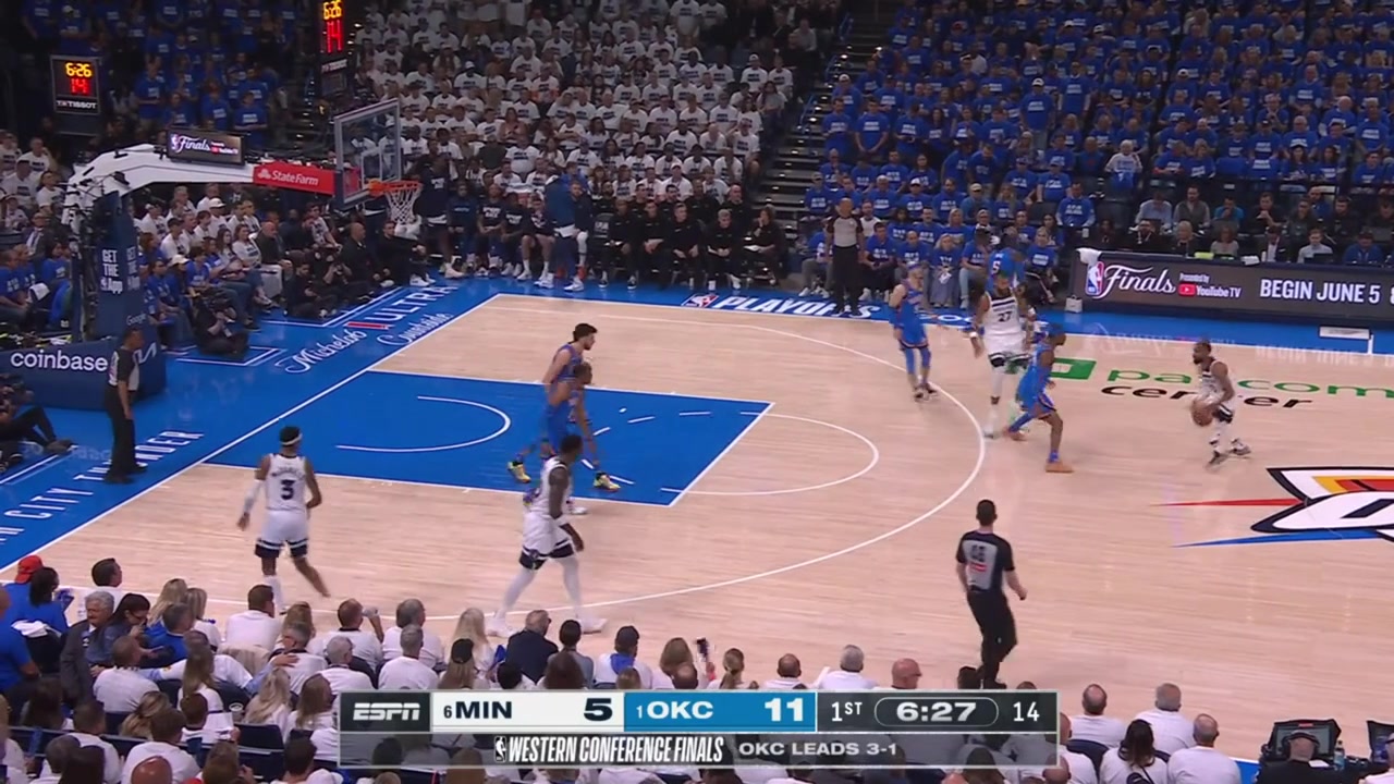Alex Caruso steals the ball and gives up the wide open fastbreak bucket as he passes it to Shai Gilgeous-Alexander for the easy finish
