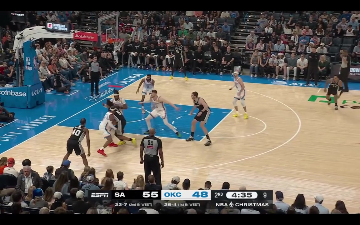 Harrison Barnes drills a 3 strong Spurs defense as Barnes steals the ball from Dort and another 3 drilled by Vassell assisted by Kornet
