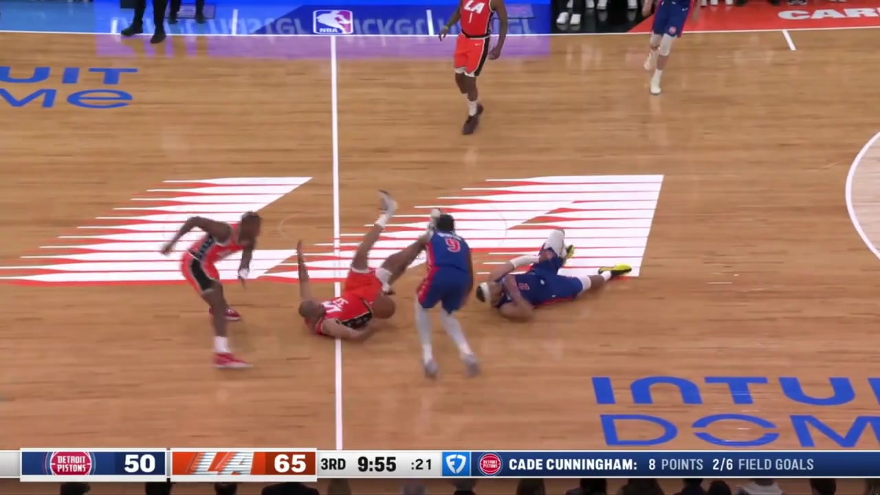 Cade Cunningham lobs it to Jalen Duren for the dunk forcing a Clippers timeout