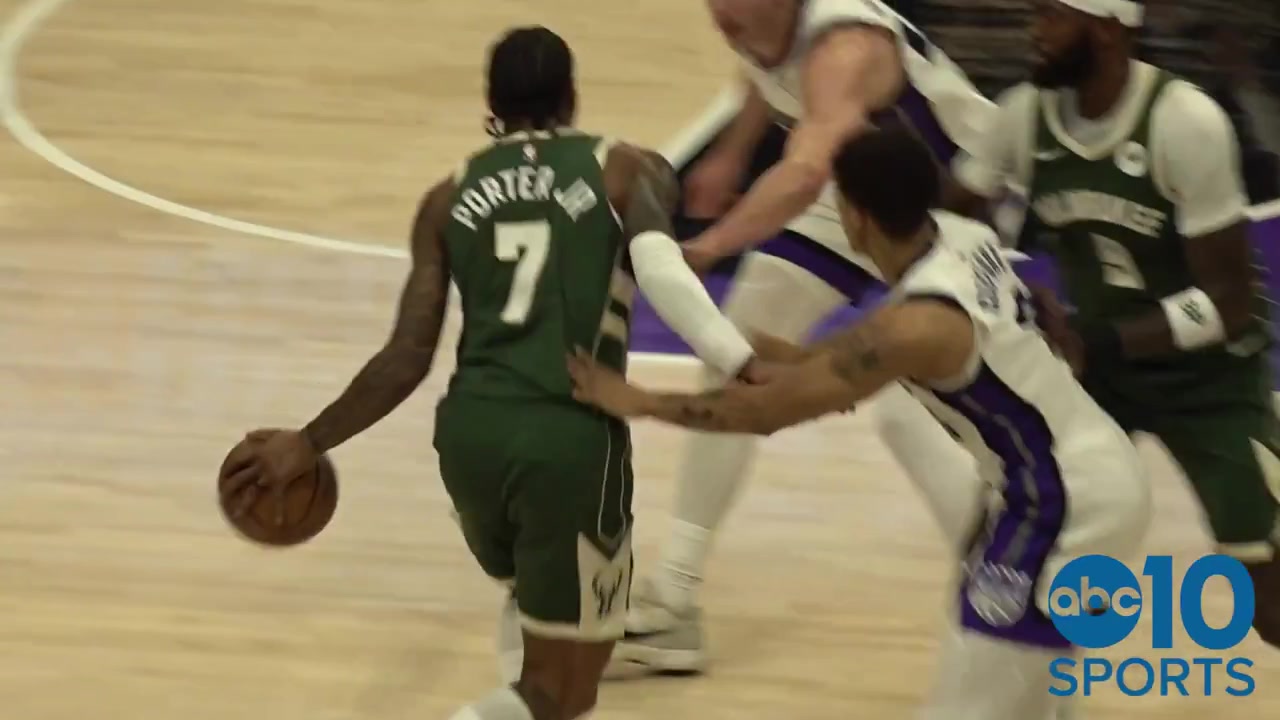 Keegan Murray gets a block and takes it back with a dunk to end the sequence