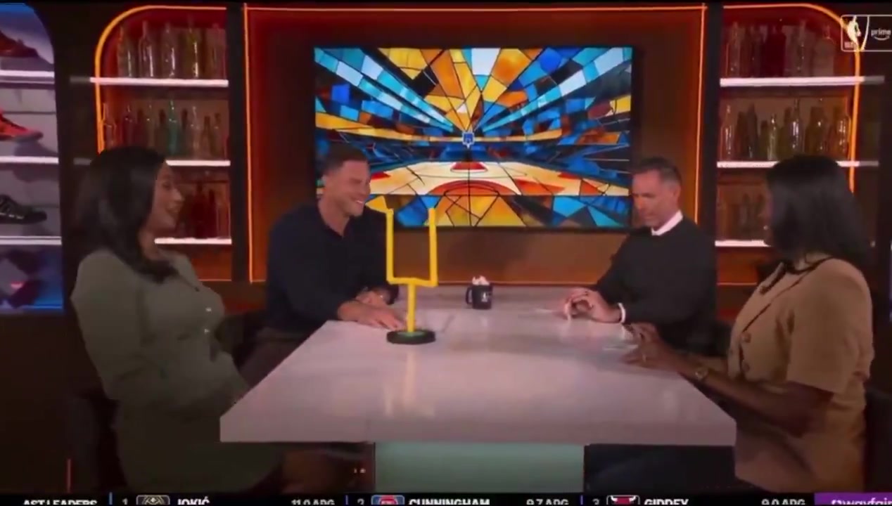 Steve Nash splashes the jumper on Taylor Rooks
