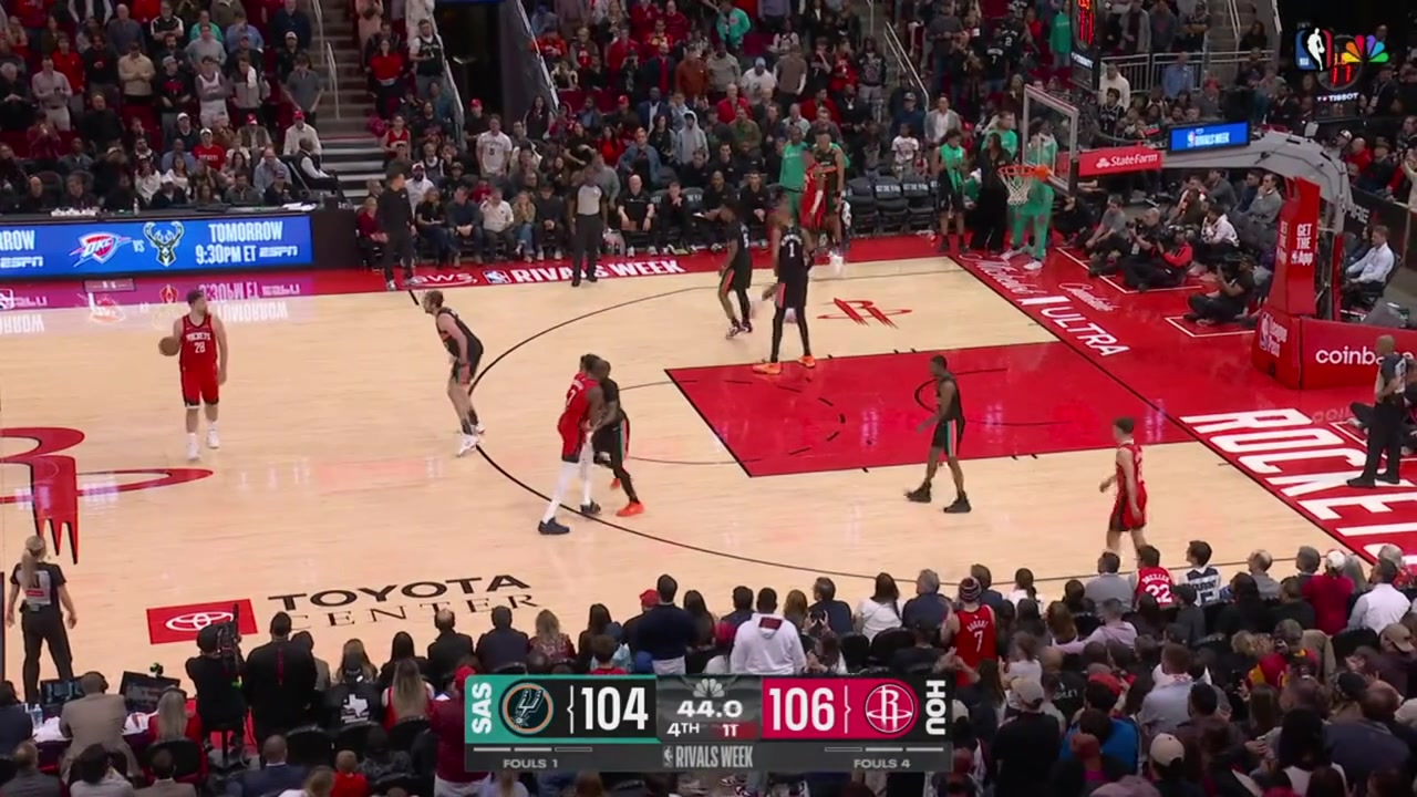Alperen Sengun with the clutch hook shot over Luke Kornet to put the Rockets up by 4 with a replay and Victor Wembanyama amp Stephon Castle miss the 3s