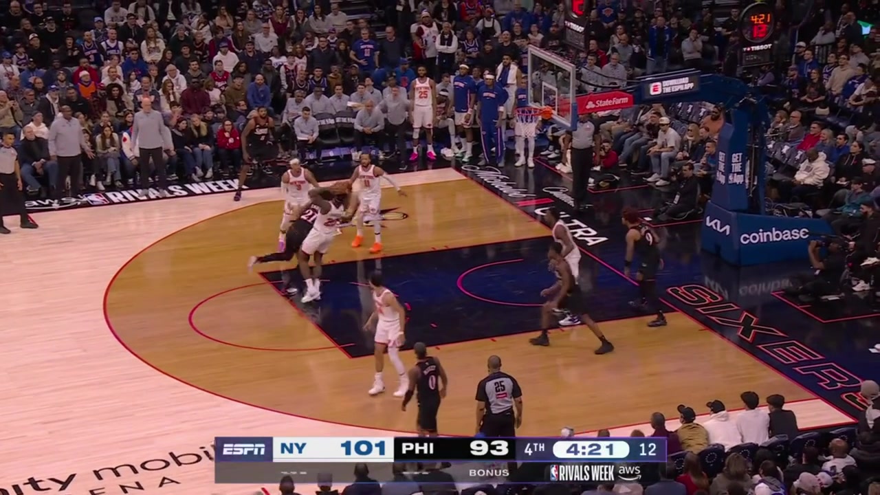 Lowlights Josh Hart misses both free throws and the local fans receive their 3rd chicken bucket of the night