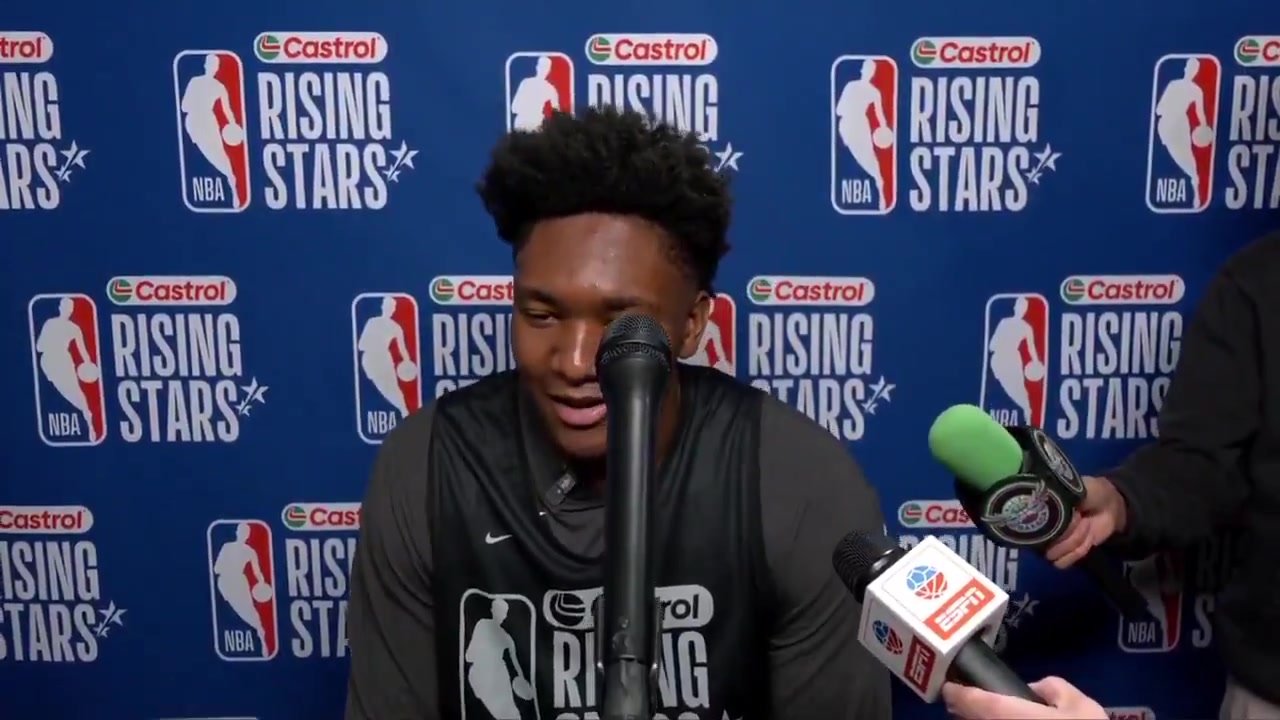 Pelicans rookie Derik Queen on he would play 1-on-1 against if he could pick anyone from history Probably Barack Obama I gotta beat him 11-0 but I gotta put some type of wager on it Like you gotta let me come to the White House whenever