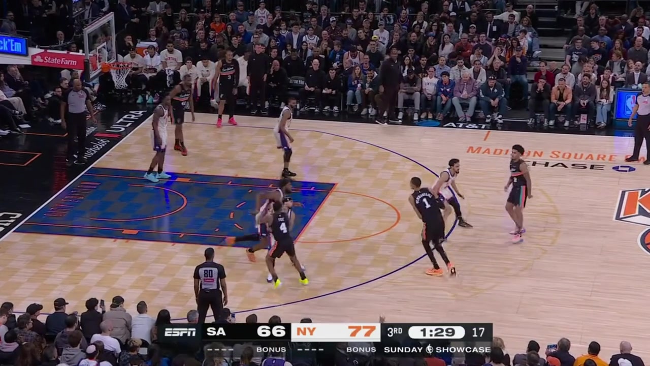 Victor Wembanyama with lefty poster dunk ALL OVER OG Anunoby with replays