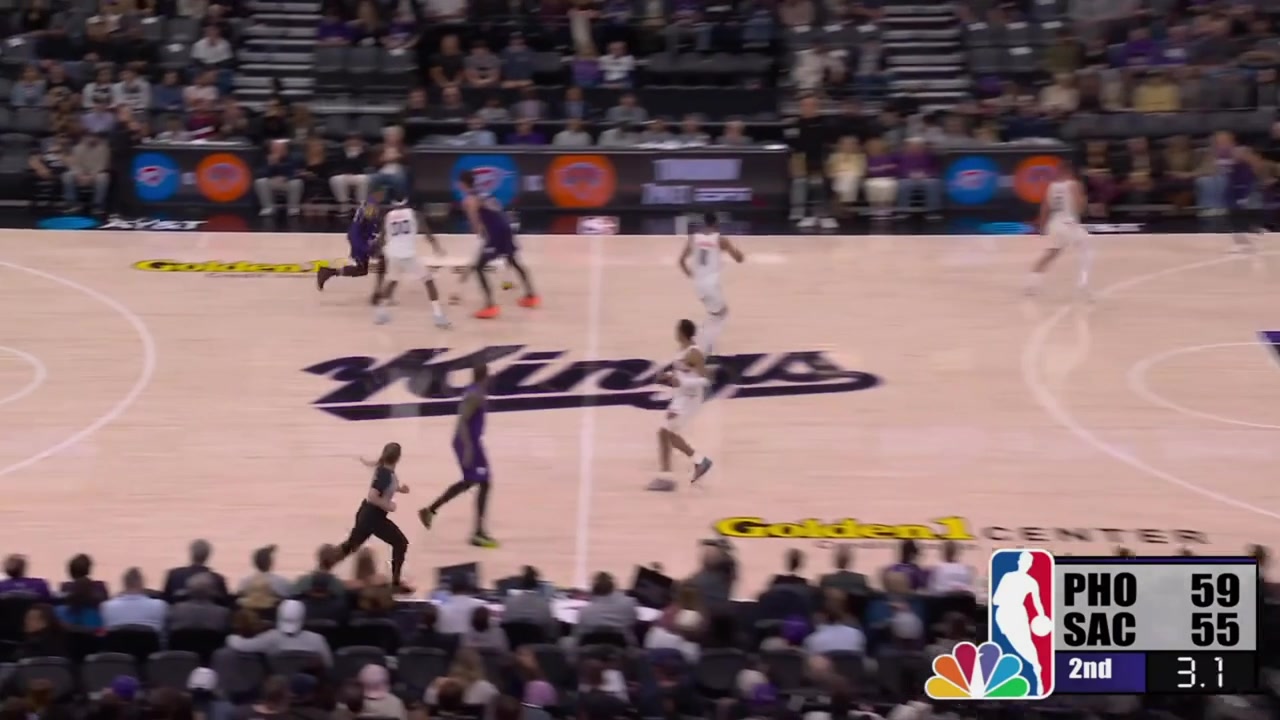 Lowlight Russell Westbrook goes coast to coast passing by 3 Suns players but misses the open layup to end the 1st half with a replay