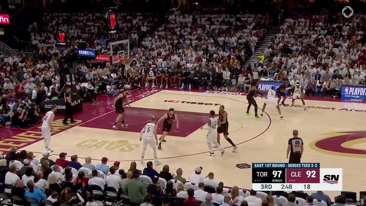 After the play is disrupted Mobley finds Mitchell for what would've been an open layup if not for Scottie Barnes