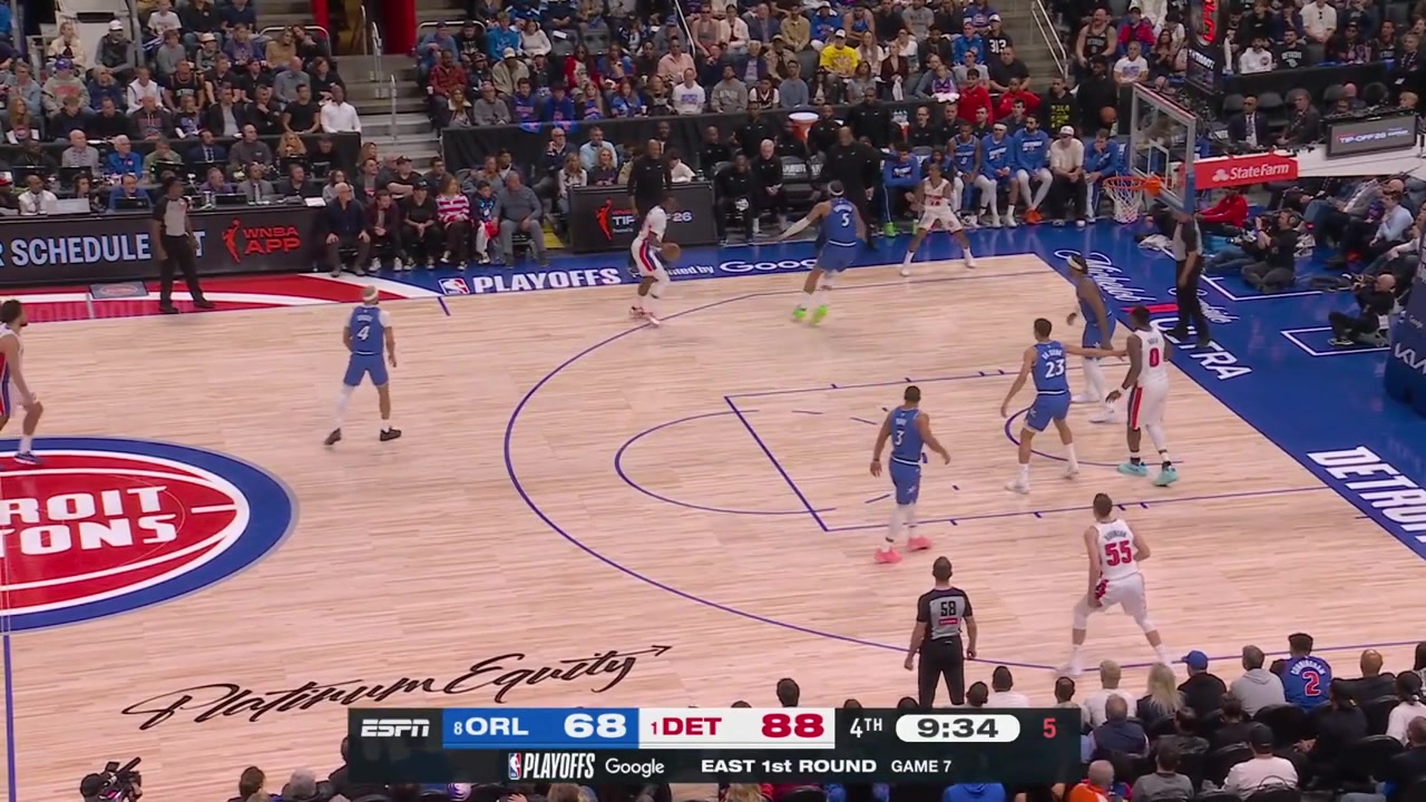 Cade Cunningham finds Daniss Jenkins for the wide open 3 and he nails it with a replay14 Points for Jenkins 4th triple and the Pistons are up 23 points with 9 minutes remaining in the 4th