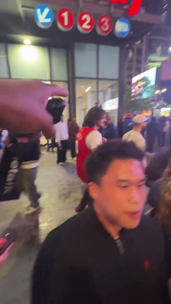 Knicks fans harass Sixers fan minding his business after game 1
