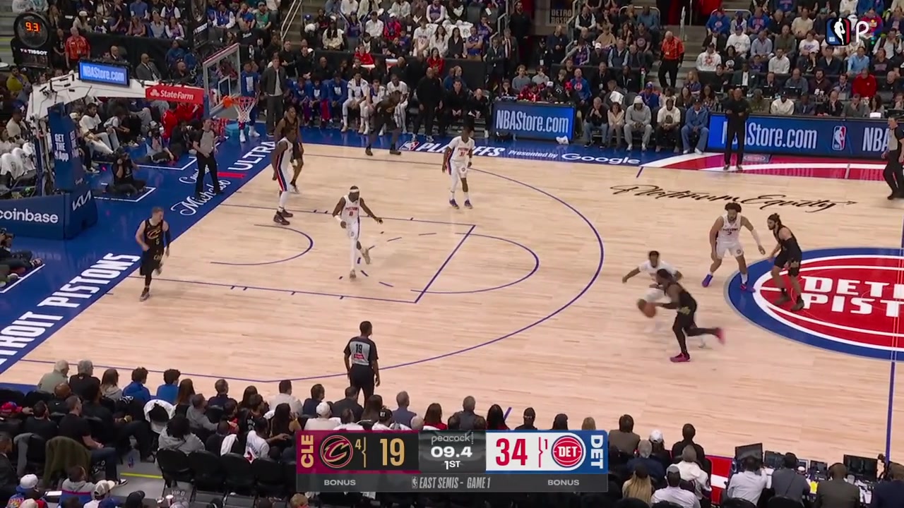 Donovan Mitchell hits the jumper and Javonte Green hits the buzzer-beater 3-pointer to end the 1st quarter with a replay