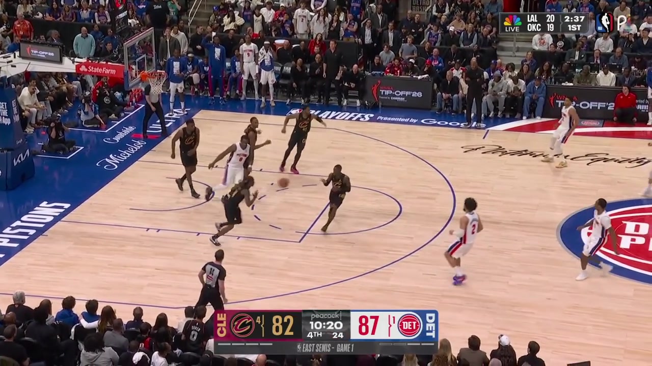 Jalen Duren rejects the two-handed dunk attempt by Thomas Bryant with replays