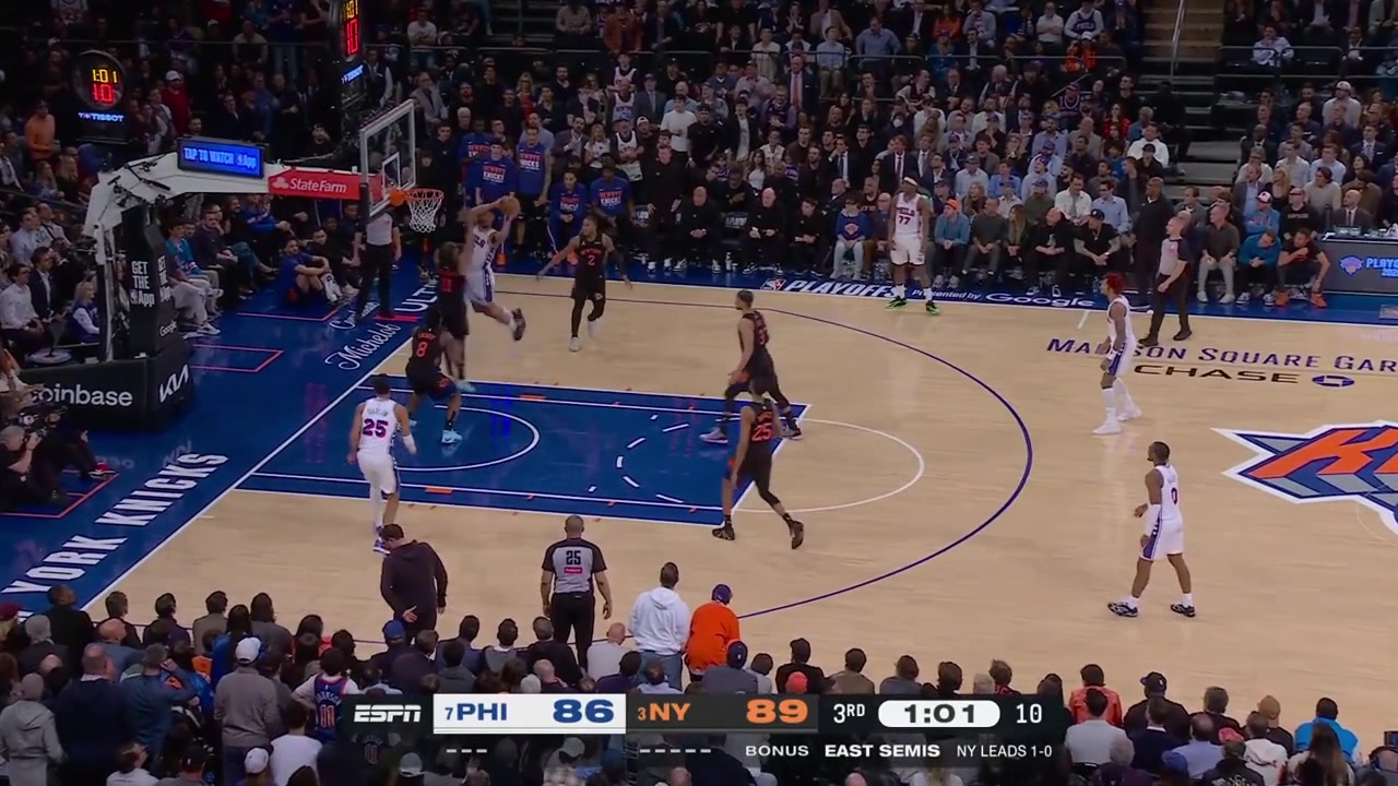 Injury Josh Hart gets injured in his left wrist and he is in pain with replays He receives some treatment and gets subbed out