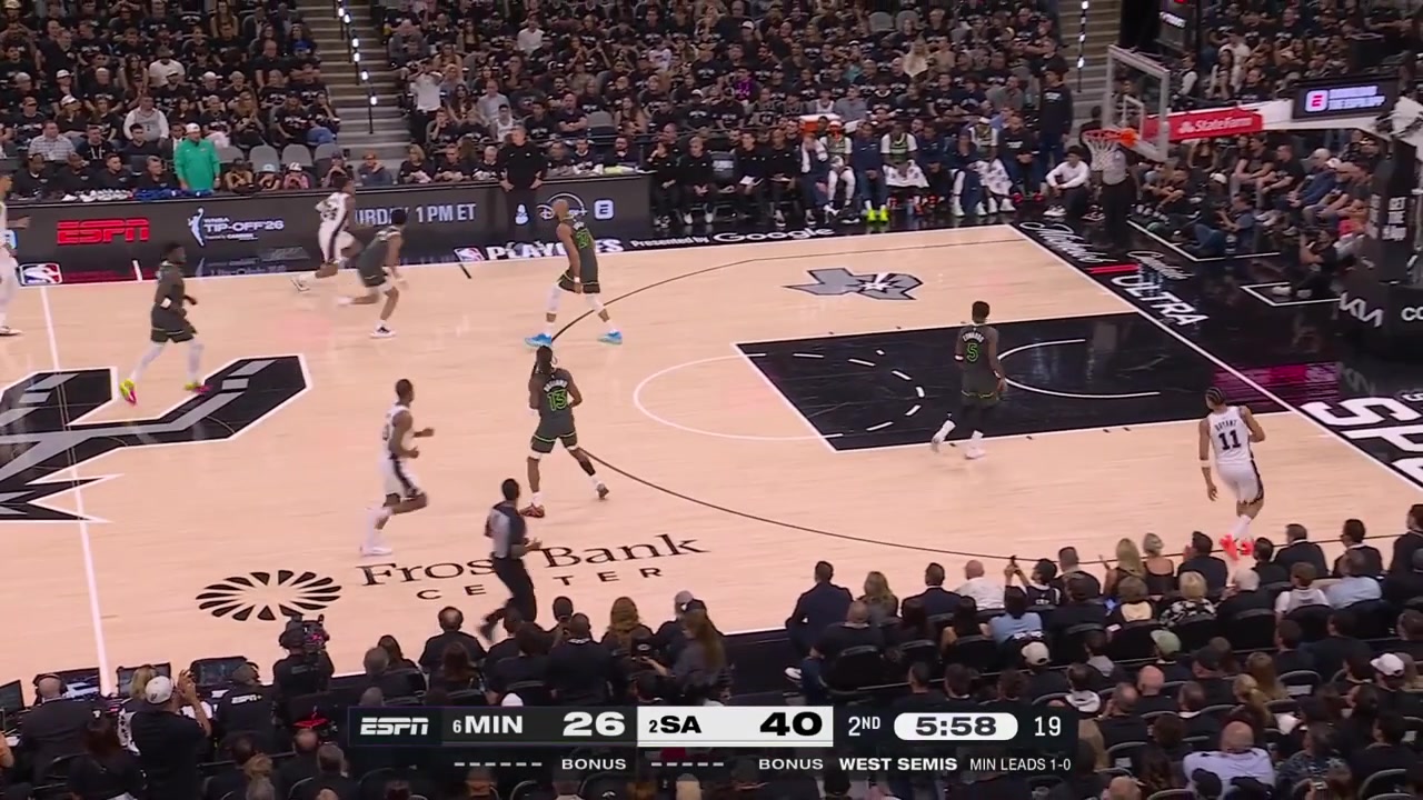 Victor Wembanyama hits a deep 3 to give him 14 points and then block Ayo Dosunmu at the other end with replays of both plays His first block of the night