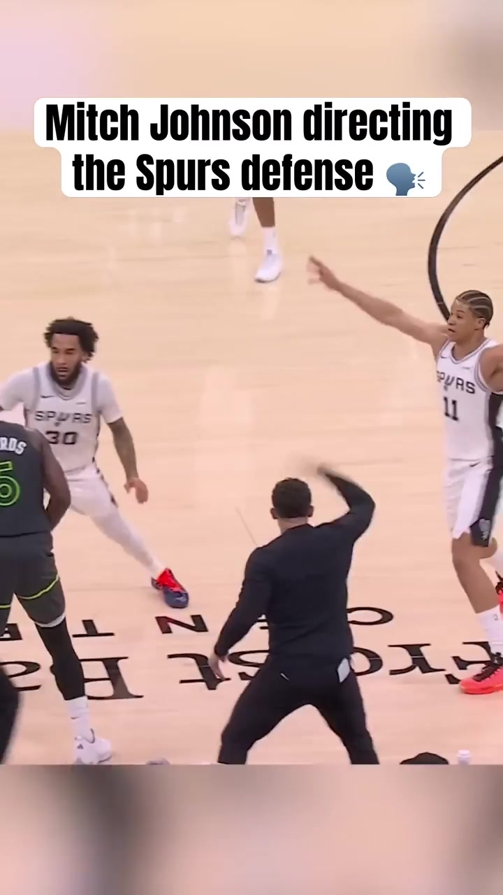 Mitch Johnson directing the Spurs defense