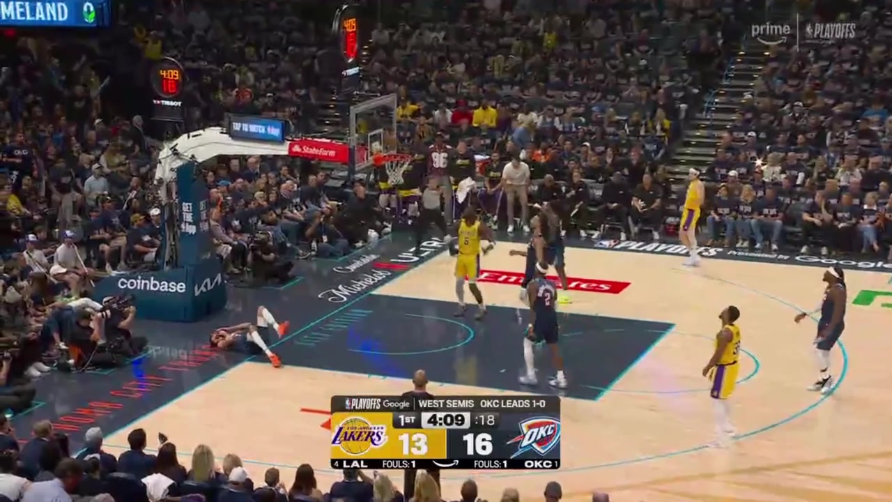 Chet Holmgren goes down in severe pain down after contact with Ayton