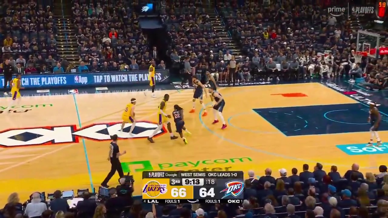 Deandre Ayton finishes lob but gets called for offensive goaltending he disagrees with
