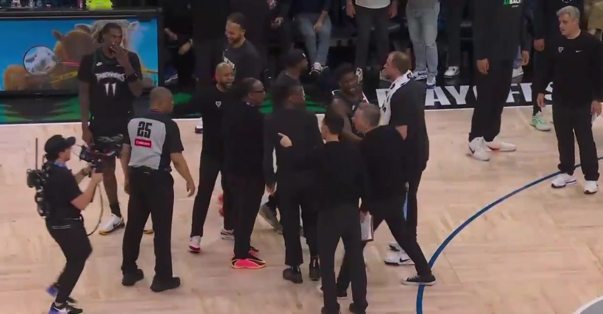 Chris Finch and Tony Brothers have to be separated after they start jawing at each other