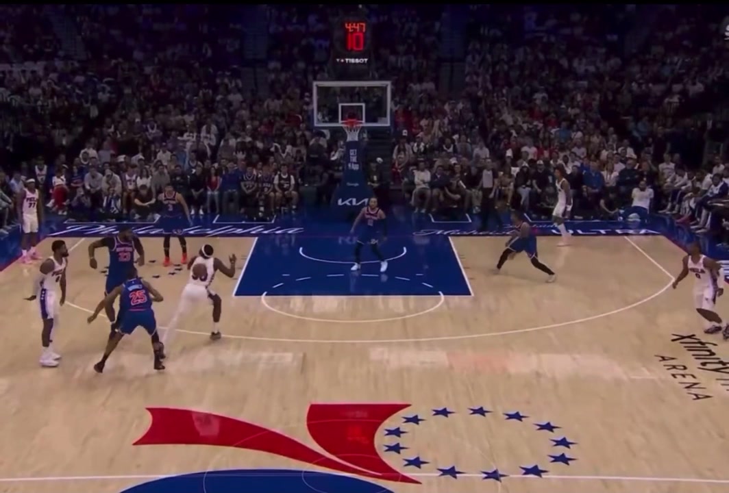 Paul George just stands there after turning over the ball he is the only Sixer not running back on defense to help and Knicks score a bucket